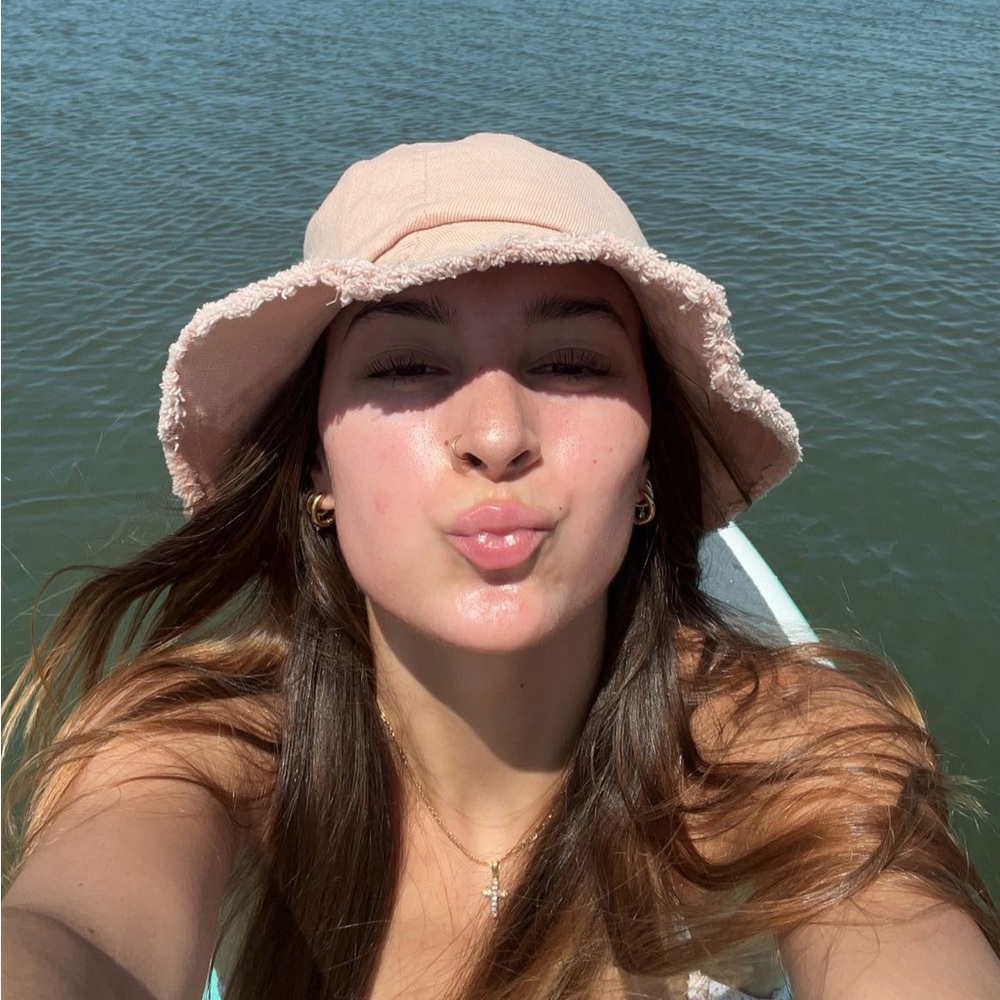 Meet your Posher, Leilani